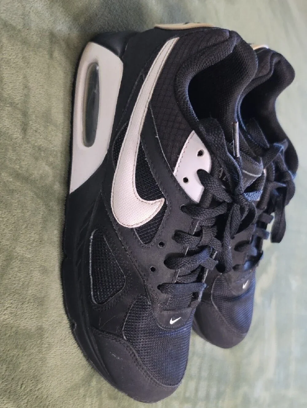 Nike Black & White Running Sneakers with Visible Air Unit